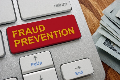 How Identity Theft Protection Works: Avoid Crooks and Keep Your Money